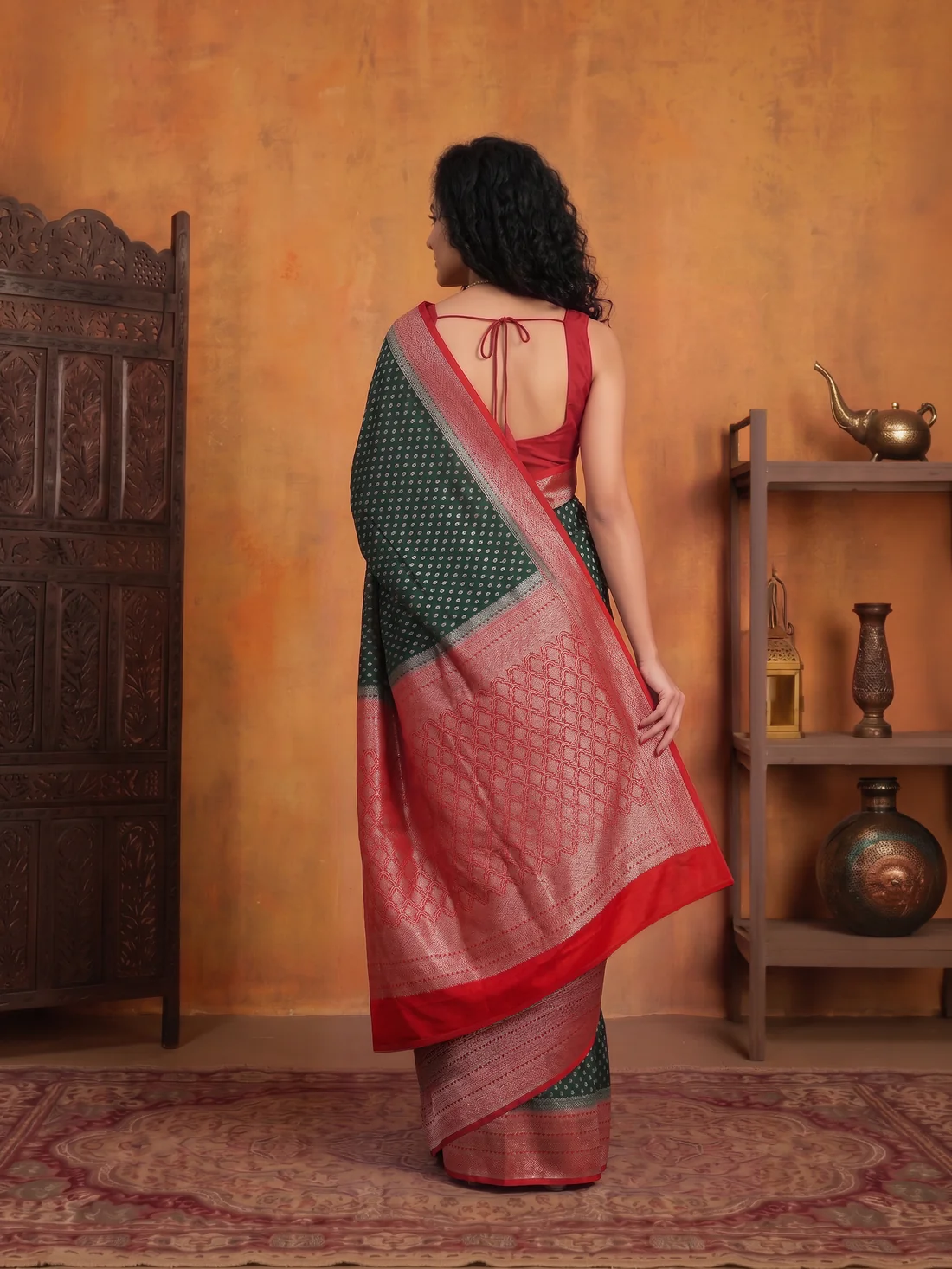 Georgette Banarasi Dark Green Saree with Silver Butti Motifs and Coral Pink Border - Image 2